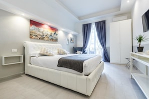 Junior-Studiosuite, 1 King-Bett, Balkon, Stadtblick