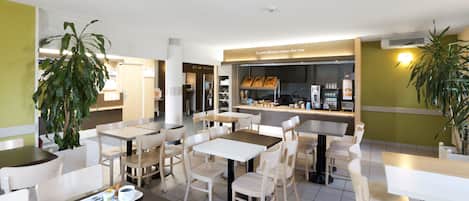 Daily buffet breakfast for a fee