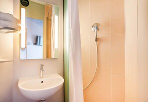 Shower, towels