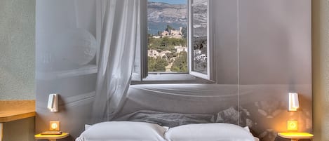 Dobbeltrom, ikke-røyk | Sengetøy av topp kvalitet, skrivebord, lydisolert og wi-fi (inkludert)