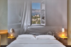 Premium bedding, desk, soundproofing, free WiFi - B&B HOTEL Antibes Sophia Antipolis (Biot)