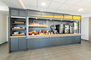 Desayuno buffet todos los días (con cargo)