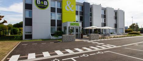 Fachada de la propiedad