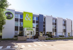 Front of property - B&B HOTEL Beaune Sud (1) Palais des Congrès (Beaune)