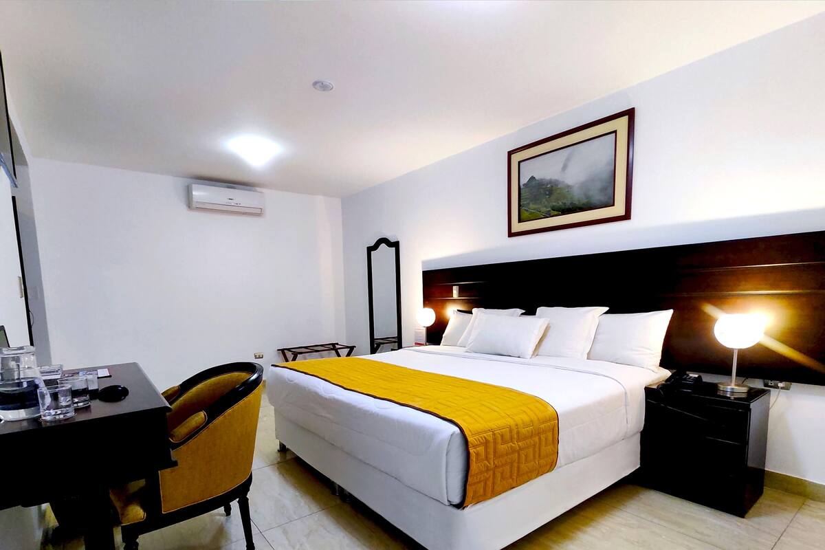 WiFi (free), bed sheets
