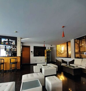 Poolside bar - Qallwa Chincha (Sunampe)