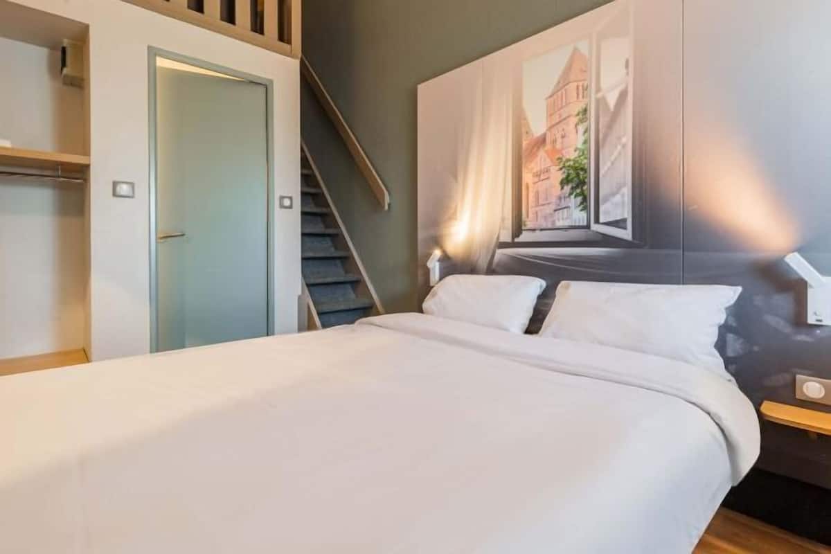 Ropa de cama de alta calidad, escritorio, sistema de insonorización
