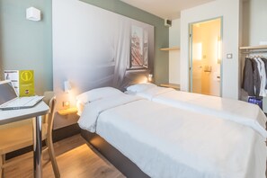 Premium-sengetøj, skrivebord, lydisolering, gratis Wi-Fi