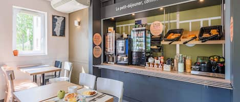 Tägliches Frühstücksbuffet gegen Gebühr