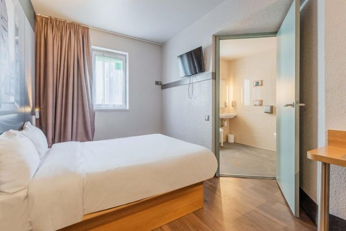 Ropa de cama de alta calidad, escritorio, sistema de insonorización
