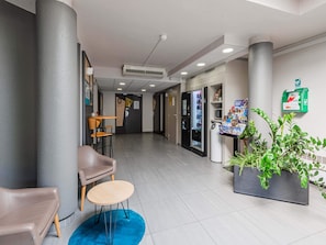 Lobby - B&B HOTEL Strasbourg Sud Ostwald (Ostwald)