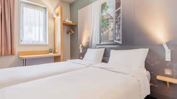 Premium bedding, desk, soundproofing, free WiFi