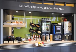 Desayuno buffet todos los días (con cargo) 