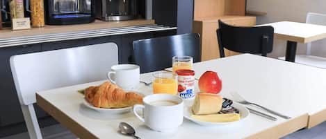 Daily buffet breakfast for a fee