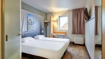 Twin Room, Non Smoking | Premium bedding, desk, soundproofing, free WiFi