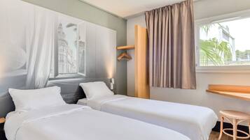 Chambre avec lits jumeaux, non-fumeurs | Literie de qualité supérieure, bureau, chambres insonorisées