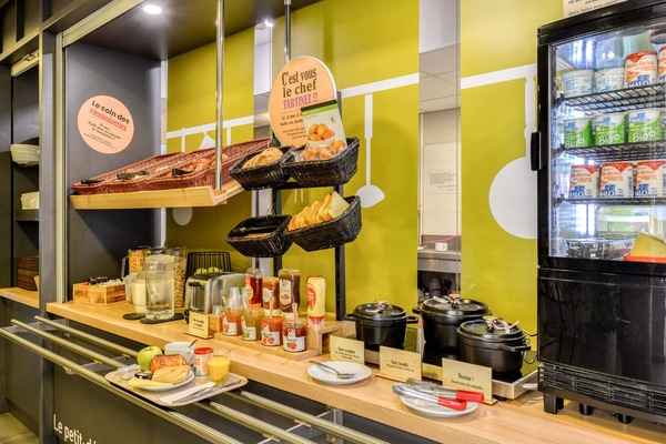 Daily buffet breakfast for a fee