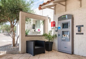 Exterior - B&B HOTEL Narbonne (2) (Narbonne)