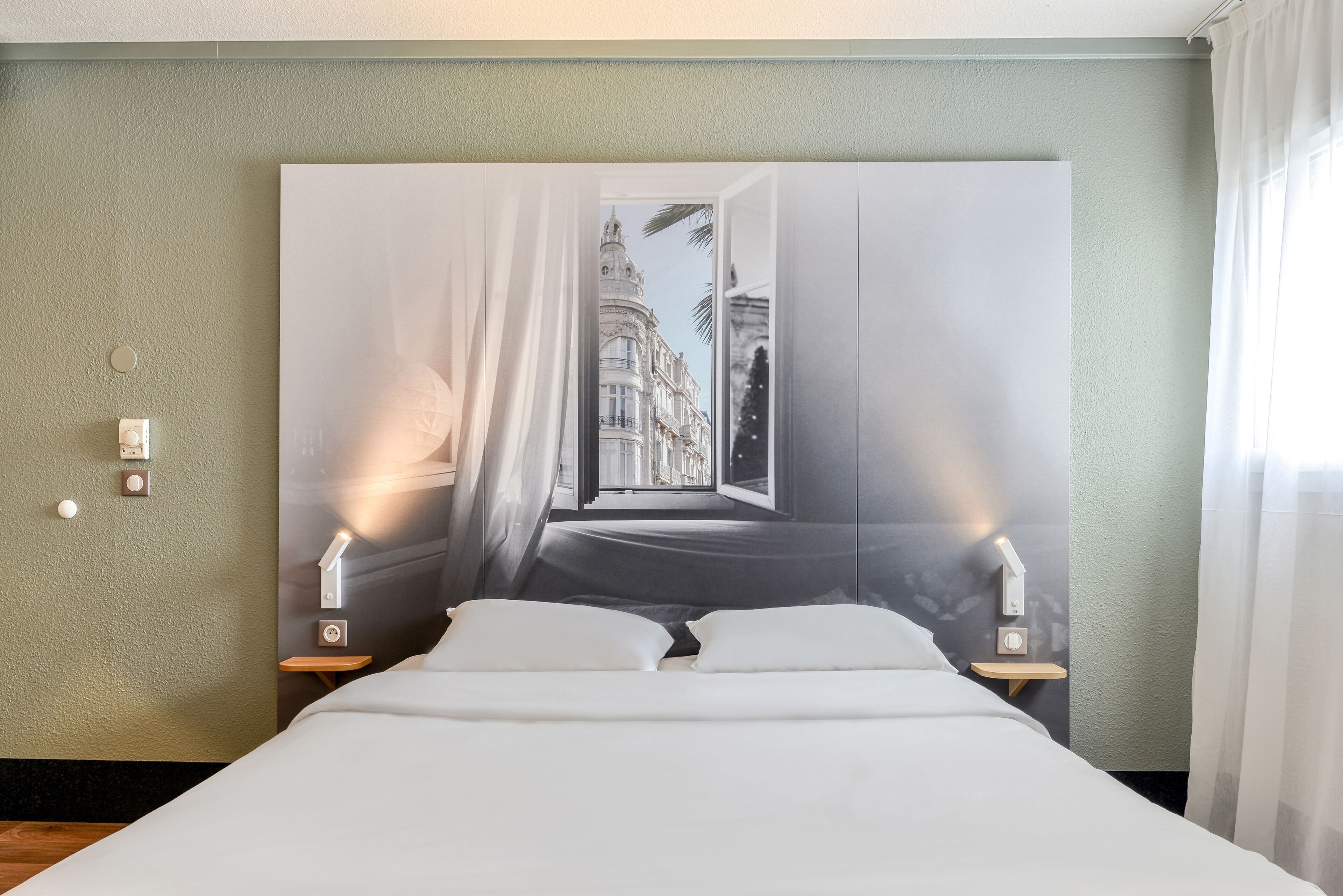 Ropa de cama de alta calidad, escritorio, sistema de insonorización