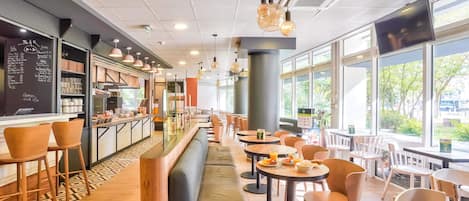 Daily buffet breakfast for a fee