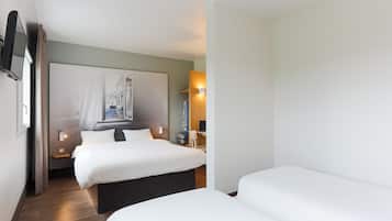 Chambre Quadruple, non-fumeurs | Literie de qualité supérieure, bureau, chambres insonorisées