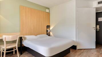 Chambre Double, accessible aux personnes à mobilité réduite, non-fumeurs | Literie de qualité supérieure, chambres insonorisées, Wi-Fi gratuit