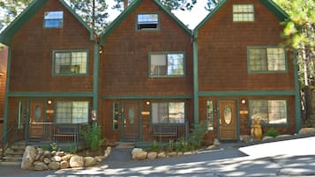 Signature Villa, 2 Bedrooms, Mountainside | Exterior