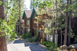 Front of property - North Lake Lodges & Villas (Incline Village)