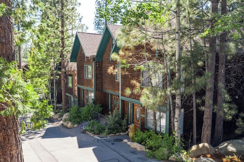 North Lake Lodges & Villas