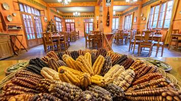 Local and international cuisine