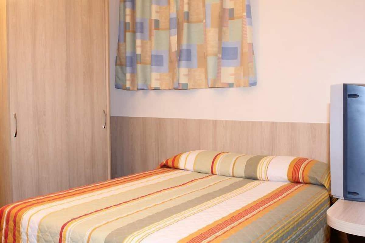 Standard Double Room | Blackout drapes, free WiFi, bed sheets