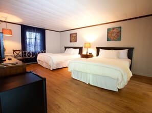 Signature Room, 2 Queen Beds, Private Bathroom, Garden Area | Desk, iron/ironing board, free WiFi, bed sheets - Whispering Winds  (Auburn)