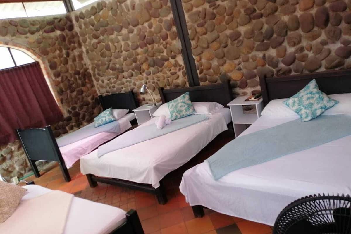 Chambre Familiale | Wi-Fi gratuit