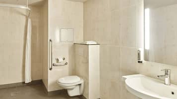 Double Room, Accessible | Bathroom | Shower, towels