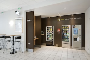 Snack bar