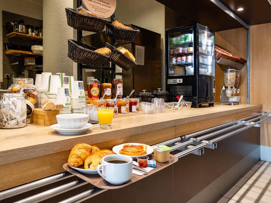 Tägliches Frühstücksbuffet gegen Gebühr