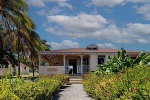 Front of property - Village Bungalows Chez Honore (Saint-François)