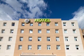 Front of property - B&B HOTEL Lieusaint Carré Sénart (Lieusaint)