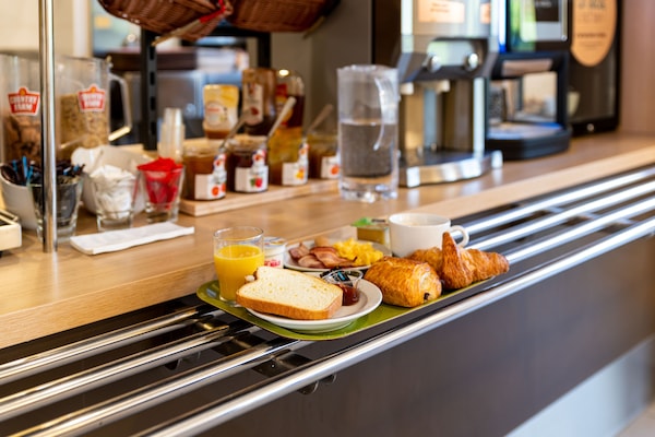 Päivittäinen buffetaamiainen maksusta