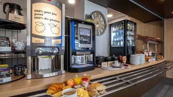 Bữa sáng buffet hàng ngày với phụ phí nhỏ