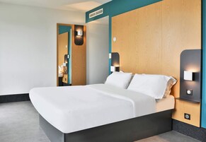 Comfort Double Room, Non Smoking | Desk, soundproofing, free WiFi, bed sheets