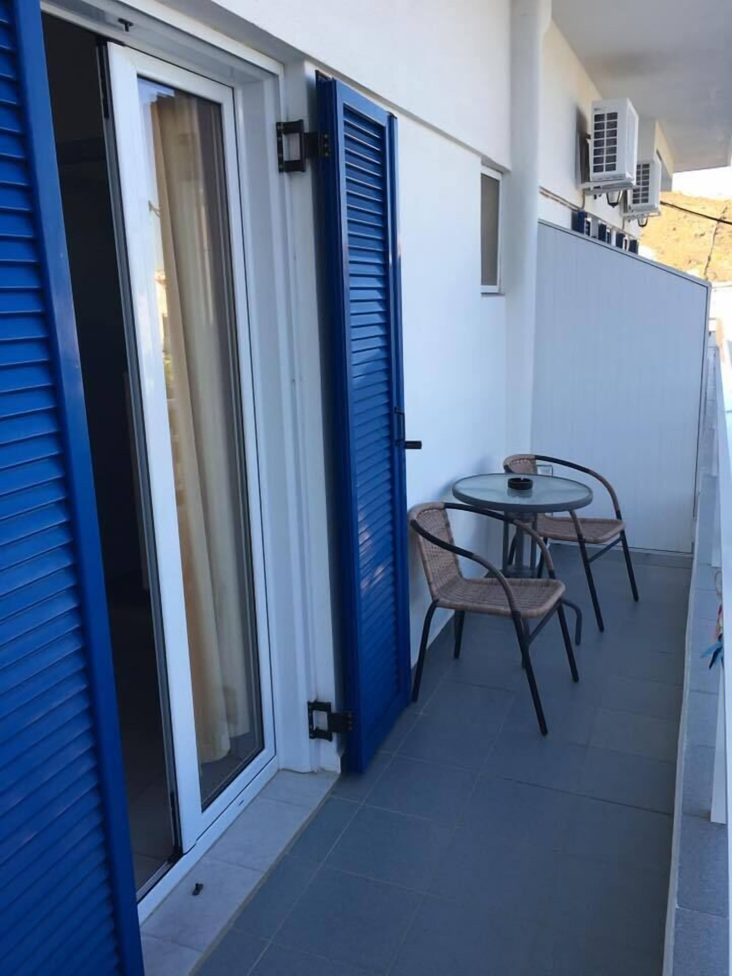 standard room, garden view | balcony