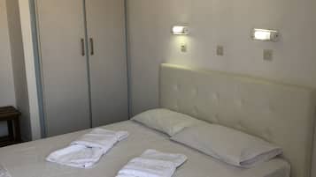 Doppelzimmer, Gartenblick | Zimmersafe, Bügeleisen/Bügelbrett, kostenloses WLAN, Bettwäsche