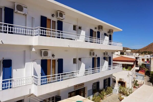 Front of property - Hotel Rodon (Patmos)