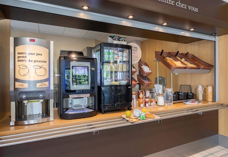Desayuno buffet todos los días (con cargo)