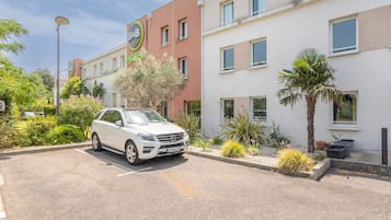 Free self parking