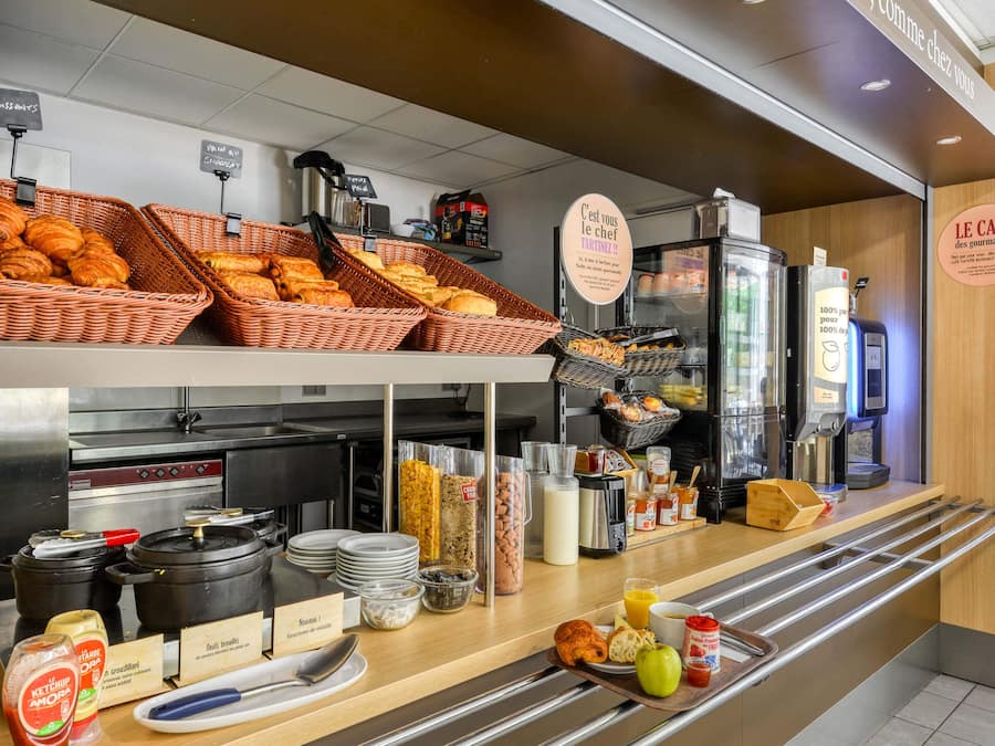 Frokostbuffé hver dag (mot et tillegg)