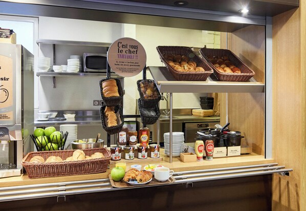 Tägliches Frühstücksbuffet gegen Gebühr