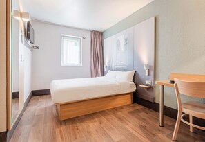 Chambre double, accessible aux personnes à mobilité réduite, non-fumeur | Literie de qualité, bureau, système d’insonorisation