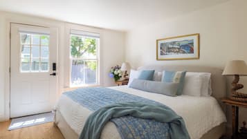 Deluxe Suite, 1 King Bed with Sofa bed | 1 bedroom, premium bedding, laptop workspace, iron/ironing board